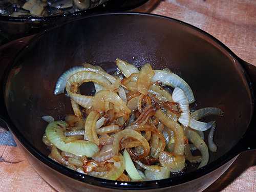 the Indonesian noodles in style a hand